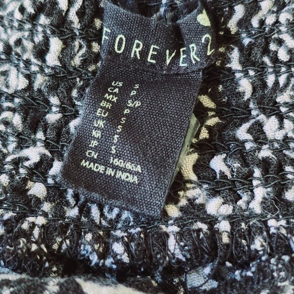 Forever 21 Boho Ruffled Shorts, Size Small - Picture 8 of 8